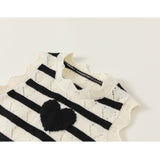 monotone border heart no sleeve knit