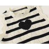 monotone border heart no sleeve knit